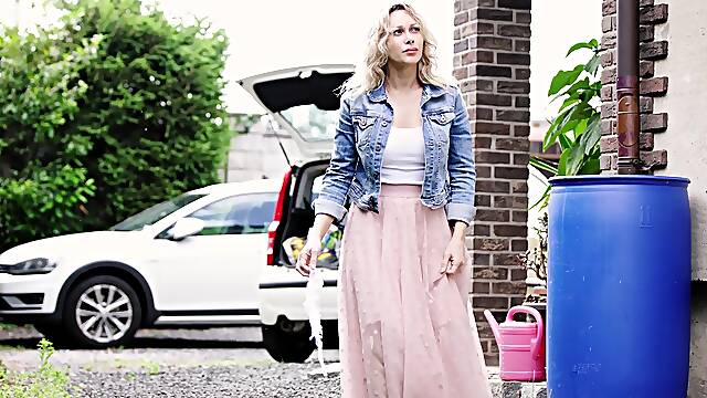 Erotic FFM threesome with hot Lenina Crowne and sexy Karina King