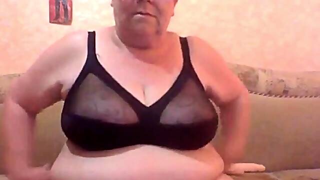 Big-Titted Russian BBW Granny on Webcam