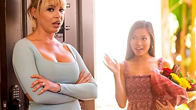 Awesome angels Dana DeArmond and Vina Sky enjoy lesbian games