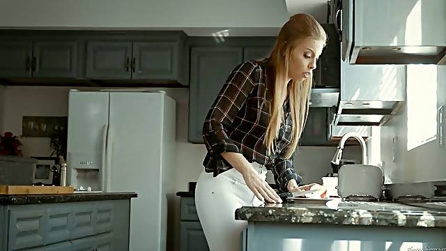 Juggy seductress Britney Amber gets fucked hard in the kitchen