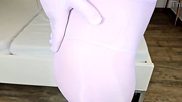 SpandexQueen comes hard and drains his balls on her purple nylon pantyhose