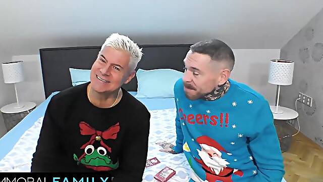 Card Games Turns Ino Taboo Anal Creampie Trio For Squirt Machine Maddy Ebony On Christmas Eve - Perverted Family 4k