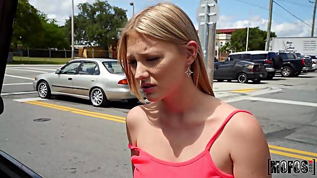 Creme freiche in pov for stranded blond teen