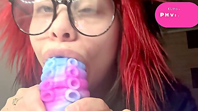 I speak Hungarian and I try a monster sausage in my cootchie