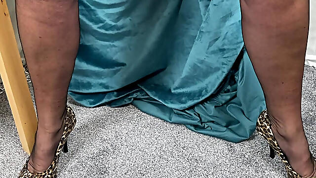 Aunty Sandra in a Very Sexy Girdle