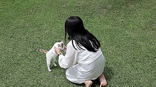 IN THE GARDEN , DESI BIG ASS MASTURBATION IN THE GARDEN