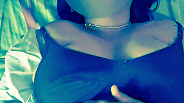 Big Tits Desi Aunty in Open White Blouse &amp; Black Bra Fucked Good
