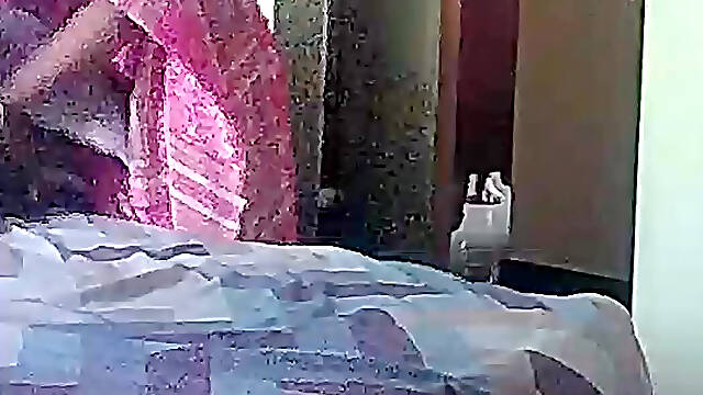 Cheating Desi Aunty in Pink Saree Fucking with Her Neighbour Stepfather