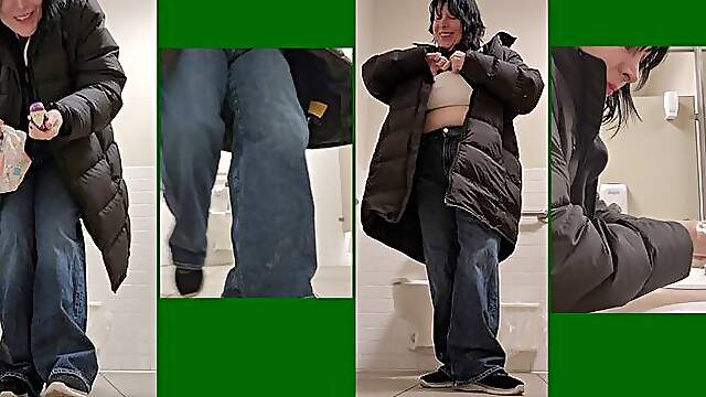 Sat Nt Christmas Time Publc Pee