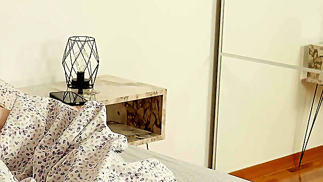 Stepmom Stepson Taboo Vacation: Husband Ditches Train, They Share Bed & Explode in Morning